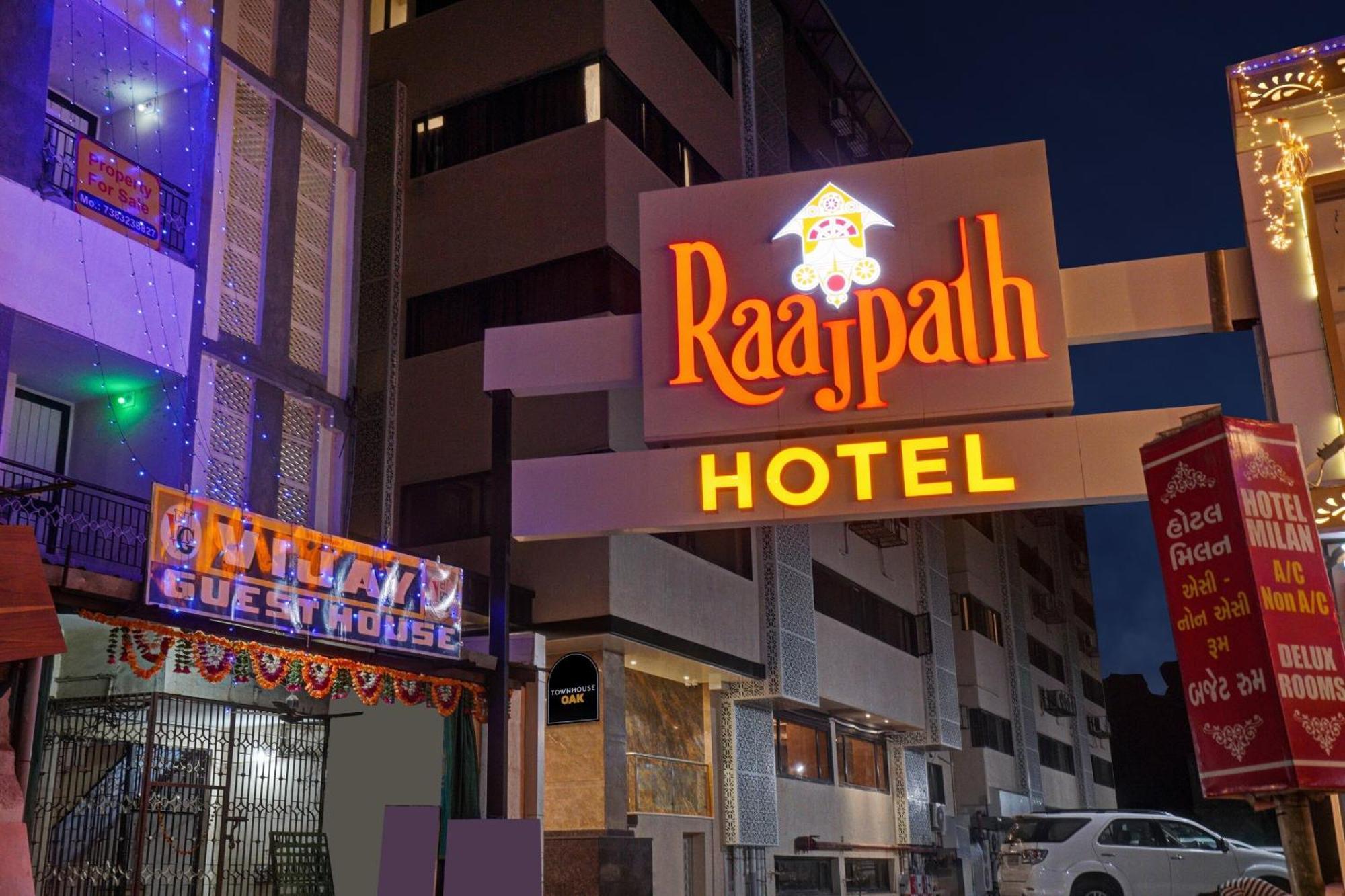 Clubhouse Hotel Raajpath Vadodara Exterior photo