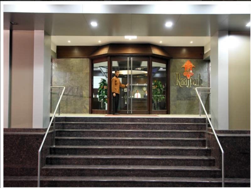 Clubhouse Hotel Raajpath Vadodara Exterior photo